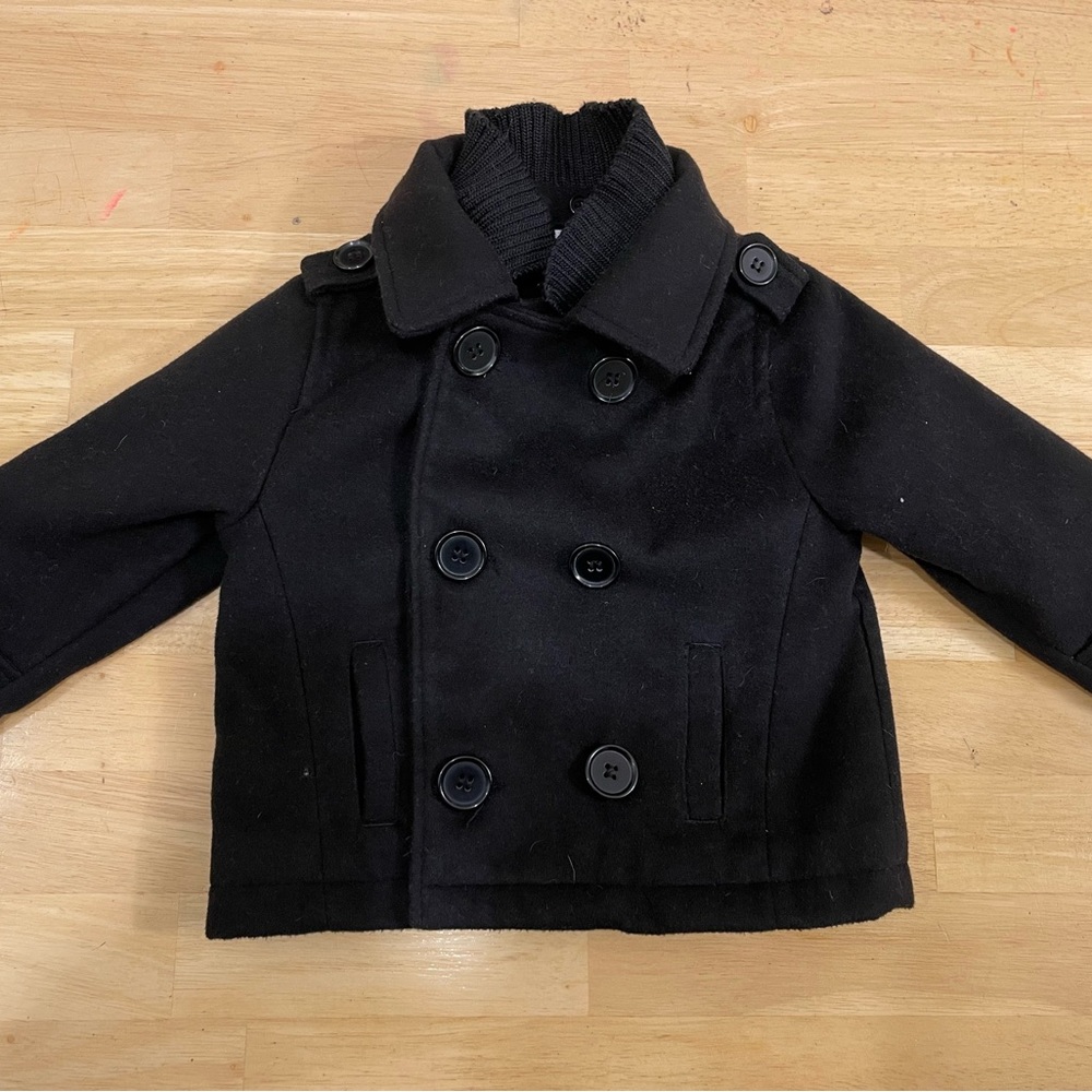 12-18m Joe Fresh black button up pea coat for boys. Removable knit collar.